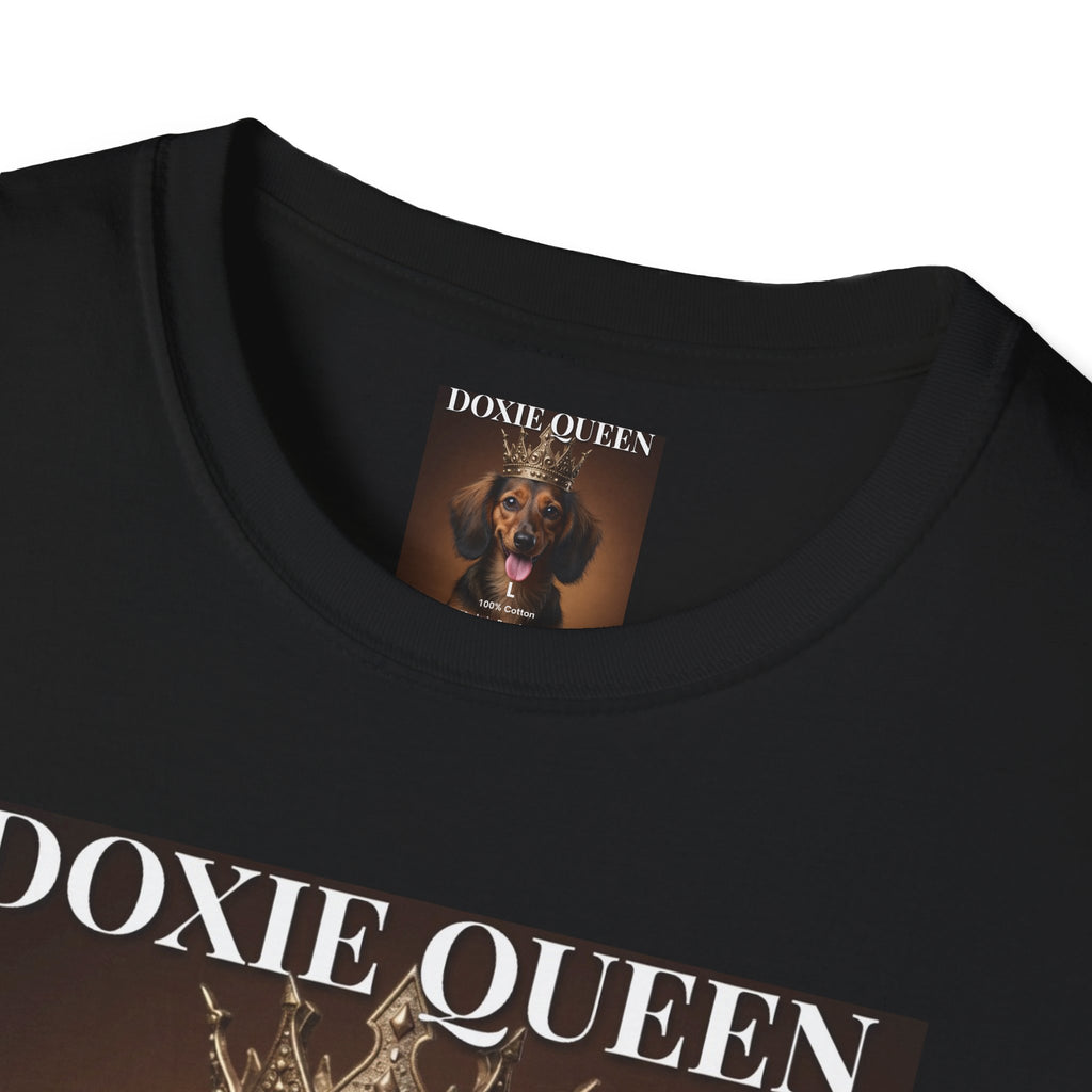 Doxie Queen Dachshund T-Shirt — Cute Dachshund Dog Tee for Dog Lovers, Pet Mom Gift
