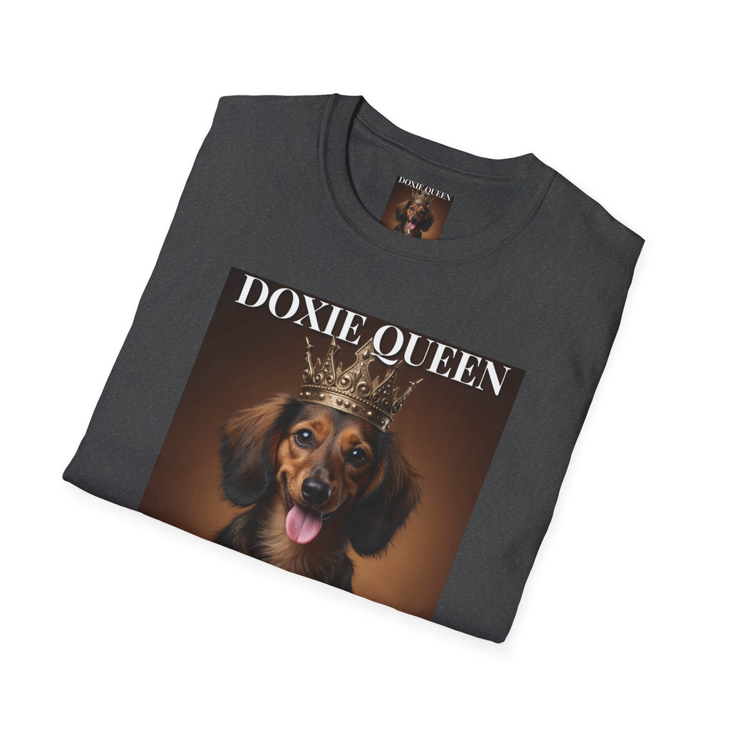 Doxie Queen Dachshund T-Shirt — Cute Dachshund Dog Tee for Dog Lovers, Pet Mom Gift