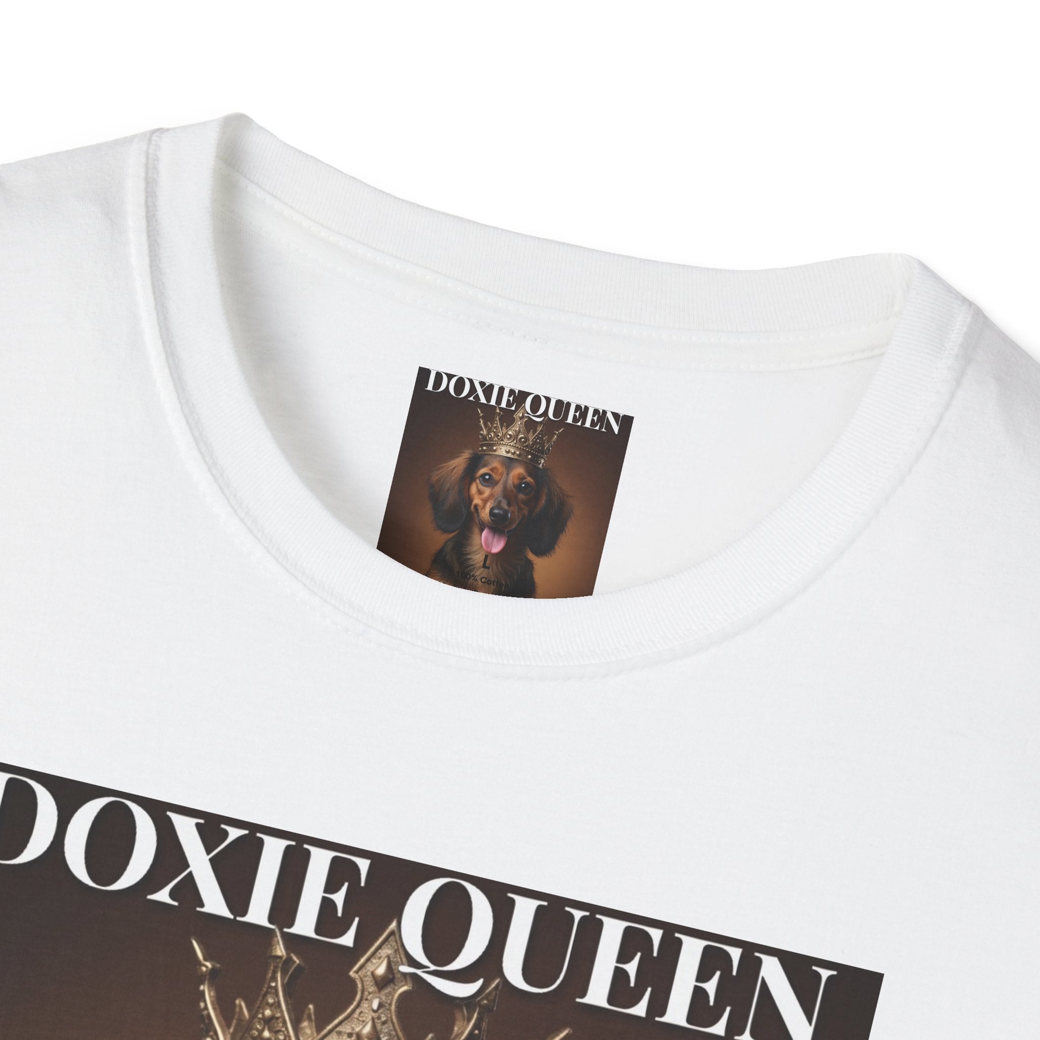Doxie Queen Dachshund T-Shirt — Cute Dachshund Dog Tee for Dog Lovers, Pet Mom Gift