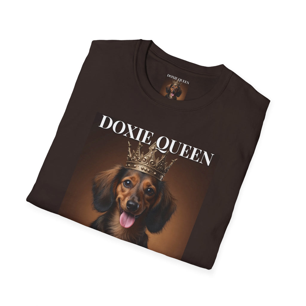 Doxie Queen Dachshund T-Shirt — Cute Dachshund Dog Tee for Dog Lovers, Pet Mom Gift