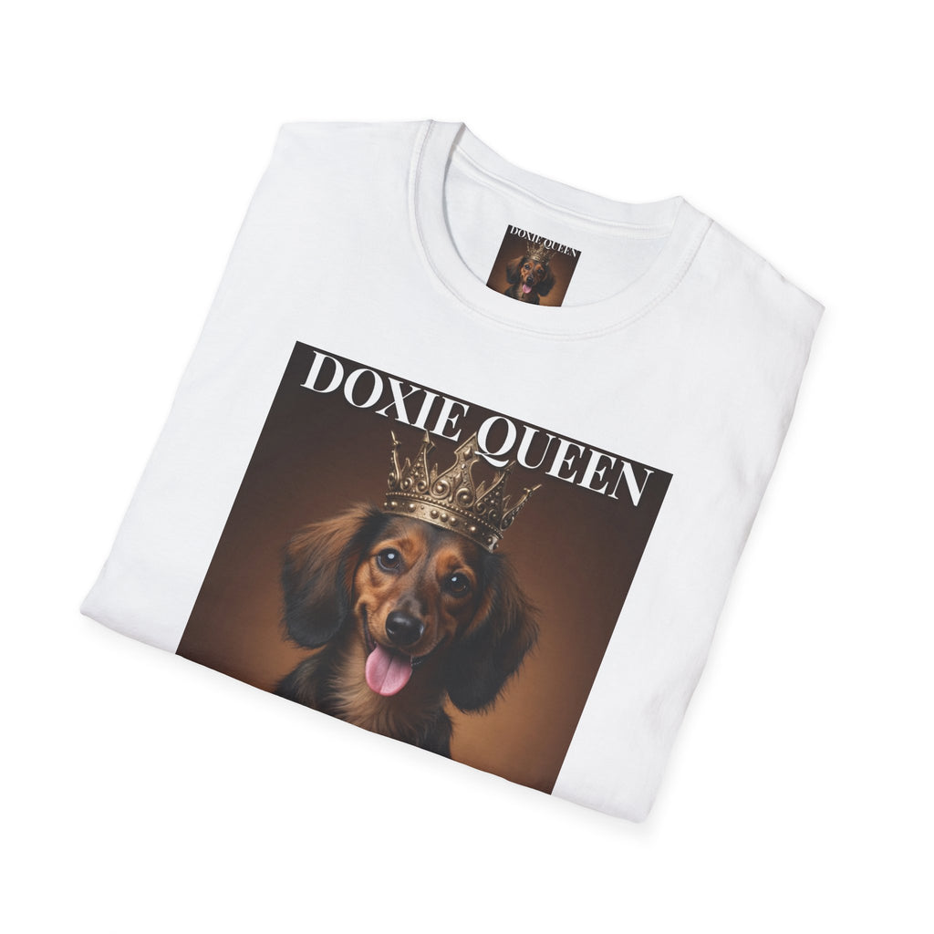 Doxie Queen Dachshund T-Shirt — Cute Dachshund Dog Tee for Dog Lovers, Pet Mom Gift